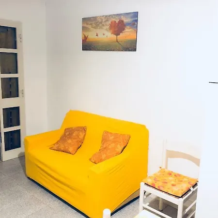 Antonaci アパート *